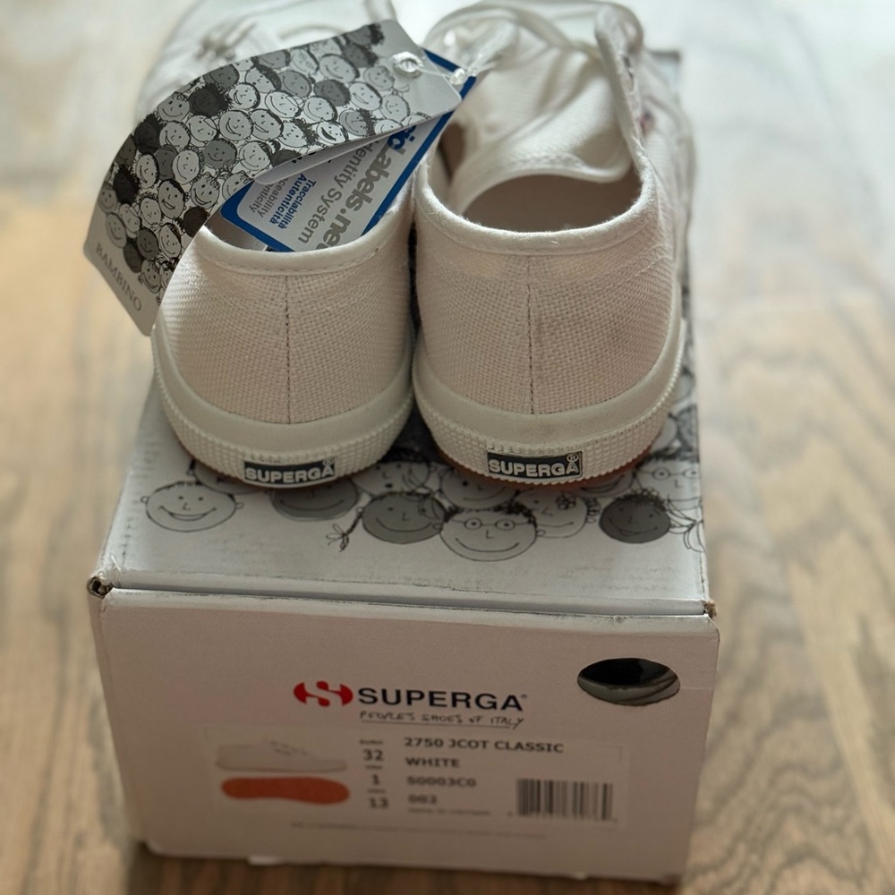 Brand new in box*Superga Girl’s 2750 JCOT Classic White Canvas Sneakers - Picture 3 of 7